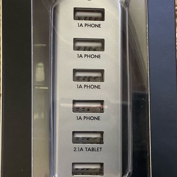 Sharper Image 6 USB Port Rapid Desktop Charging Station. - Picture 3 of 5